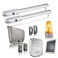 Motorisation SGS Essential &agrave; vis pour portail battant solaire
